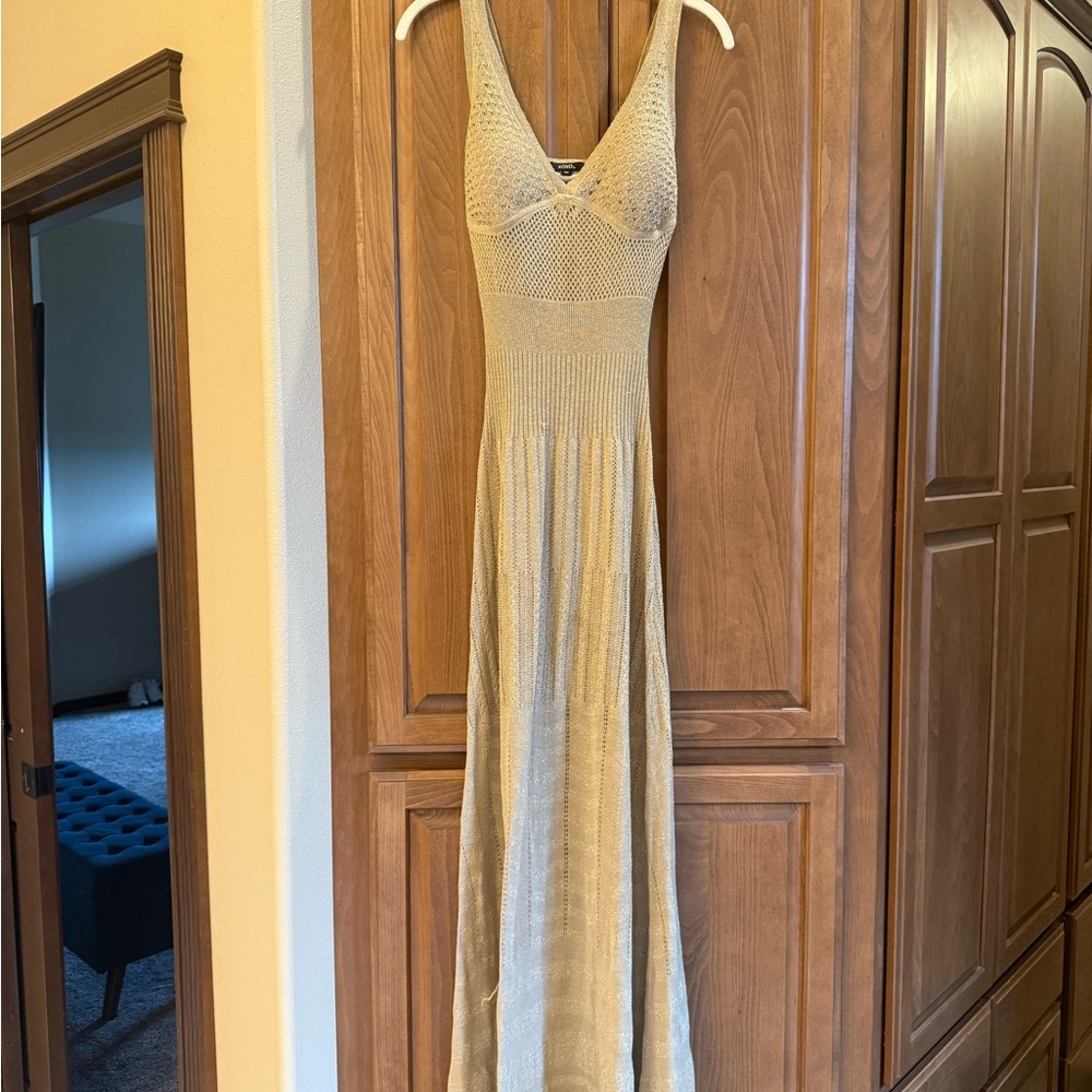 XOXO Tan and Cream Sleeveless V-Neck Gown